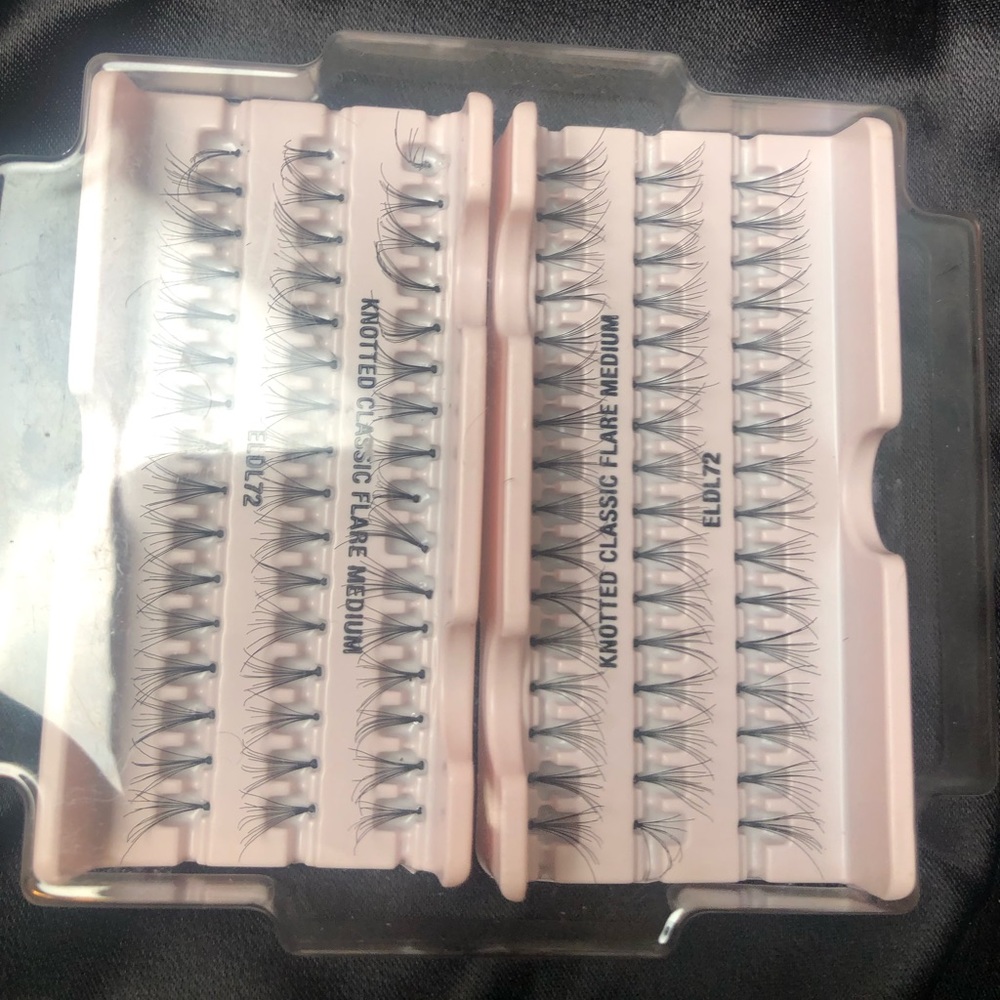 Eyelashes extensions